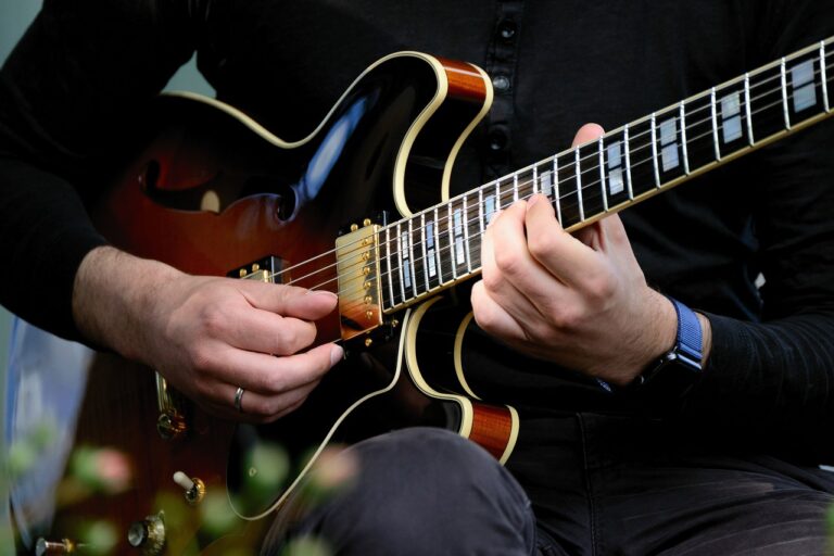 Apprendre La Guitare Par Quoi Commencer NeoSoul, Lo-Fi, RnB : C’est quoi cette nouvelle manière de jouer de la